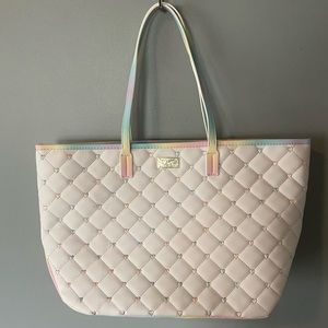 NWOT Betsey Johnson White Quilted + Pastel Rainbow Hearts Tote